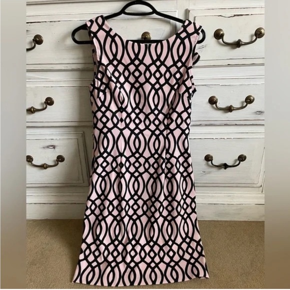 connected apparel Dresses & Skirts - Geometric Pattern Sheath- Creme-Off White /Black -NWOT-Sz 10-Chic & Flattering
